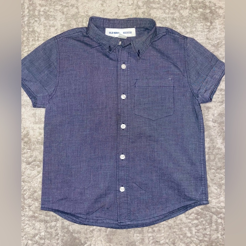 Old Navy boys button down cuffed short sleeve shirt size small